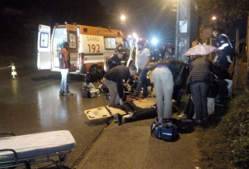 (Foto: Bruna Froehner/Rede Massa) - Motorista atropela seis pessoas e foge em Almirante Tamandaré (Foto: Bruna Froehner/Rede Massa)